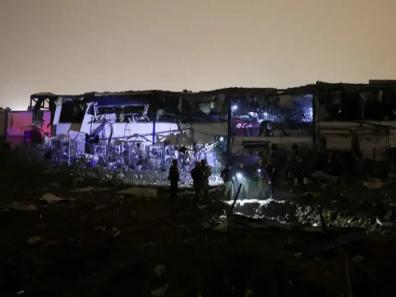 İran Füzesi, İsrail'in Demir Kubbe Savunmasını Aştı