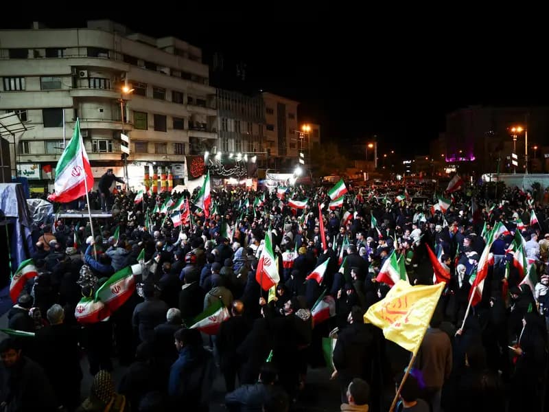 Tahran'da Ateşkes Kutlamaları: İranlılar Sokaklarda Coştu