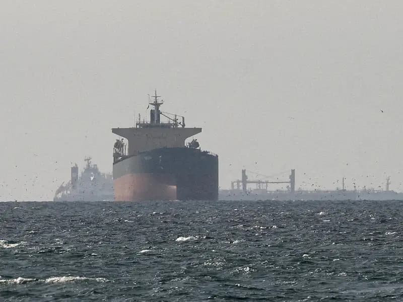 Körfez Ülkeleri Hürmüz Boğazı'na Alternatif Enerji Yolları Arıyor