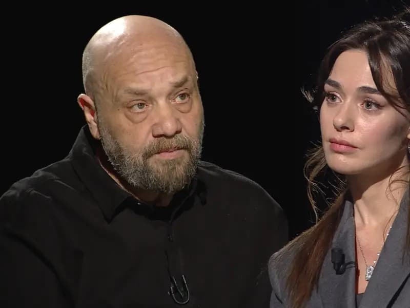 Bensu Soral, Eşi Hakan Baş ile Tanışma Hikayesini Anlattı