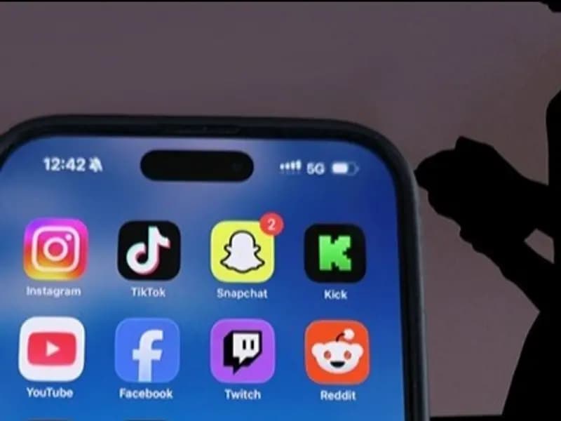 Fransa'da 15 Yaş Altına Kısmi Sosyal Medya Yasağı Kabul Edildi