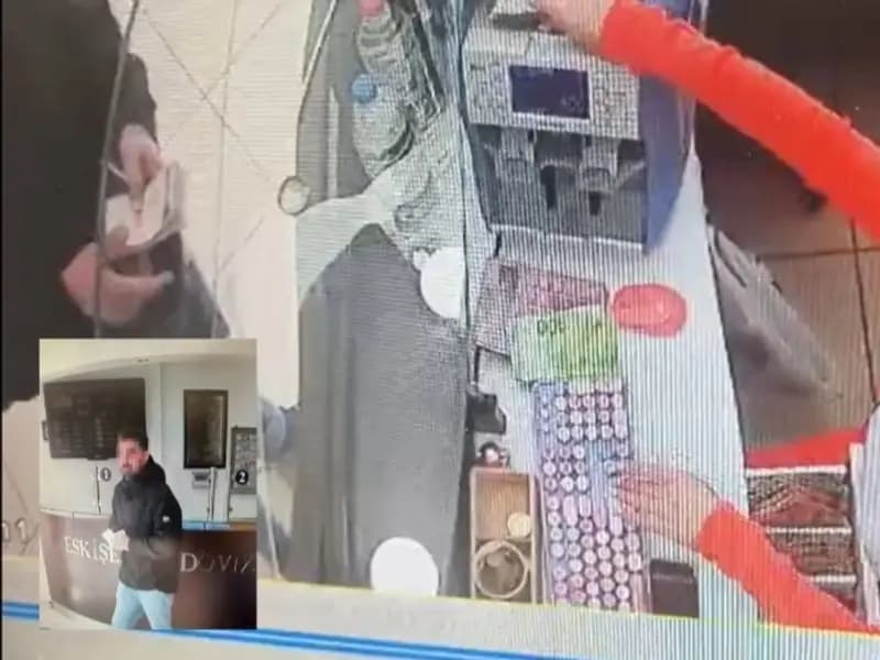 Eskişehir'de Dalgınlıkla Fazla Para Veren Çalışan Müşteriye Seslendi