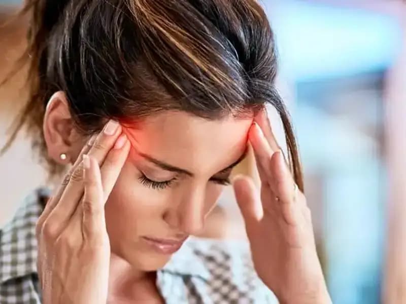Şiddetli Baş Ağrısı: Ölümcül Beyin Bozukluğu Belirtisi mi?