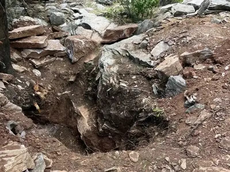 Eski Vali ve Emekli Albay Define Ararken Suçüstü Yakalandı