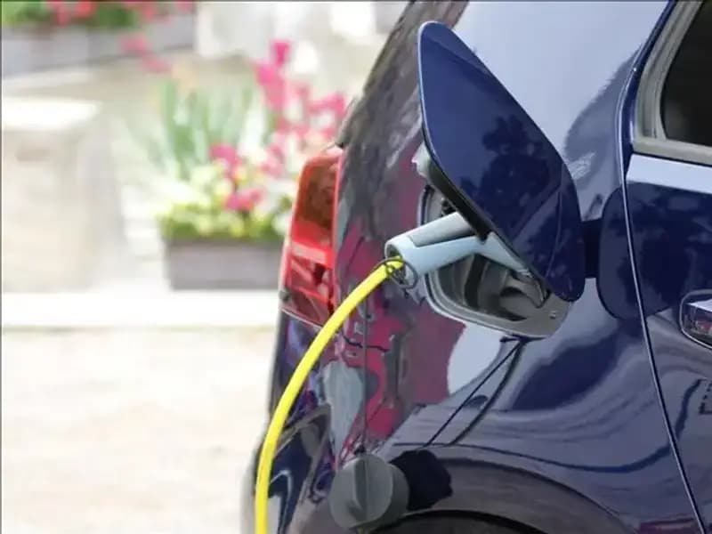 Tesla'nın Rekorunu Kıracak Elektrikli Araç: 1500 Kilometre Menzil!