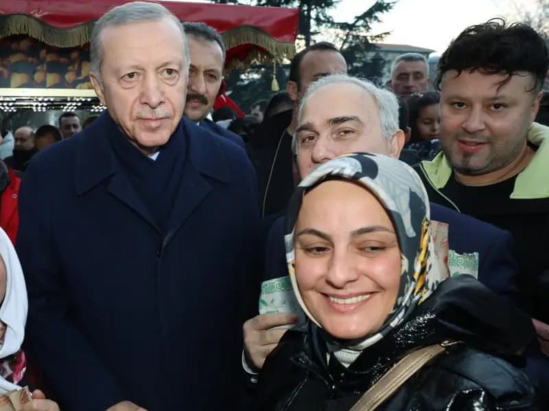 Cumhurbaşkanı Erdoğan'dan Sultanahmet'te Kandil Kutlaması