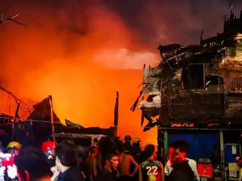 Filipinler'de Korkunç Yangın: Binlerce Kişi Evsiz Kaldı