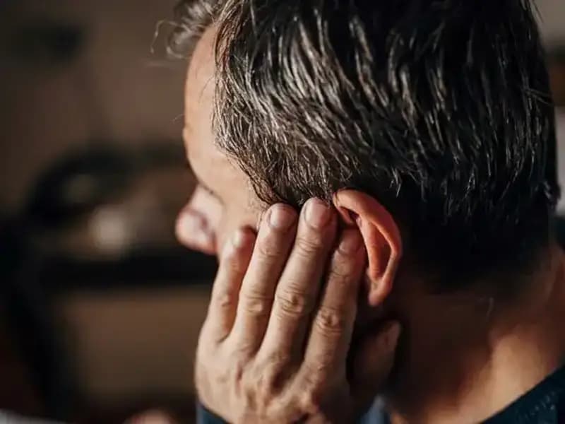 40 Yaşındaki Adamın Kulak Ağrısıyla Uyanması, 3 Saat İçinde Ölüme Yol Açtı