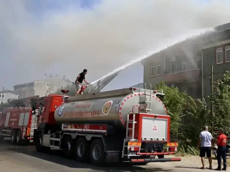 Çatı Katı Yangını, Şehrin Merkezi Bölgesinde Korku Dolu Anlar Yaşattı