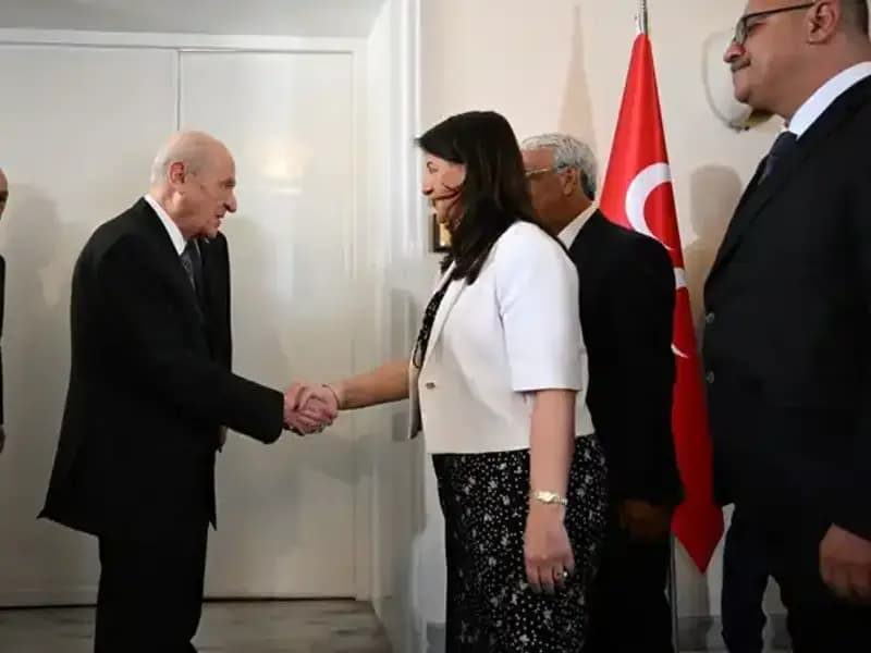 Bahçeli, DEM Parti Heyeti ile Görüşerek Siyasi Stratejilerini Gözden Geçirdi