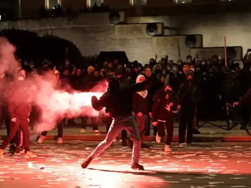Yunanistan'da Hükümete Gensoru: Atina Sokakları Gözaltına Alındı