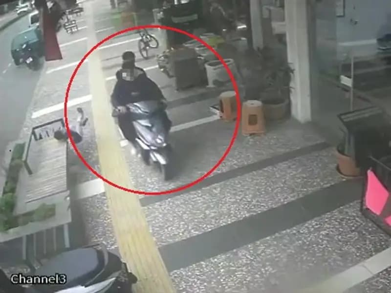 Antalya'da Korkunç Kaza: 5 Yaşındaki Çocuk Ölümden Döndü