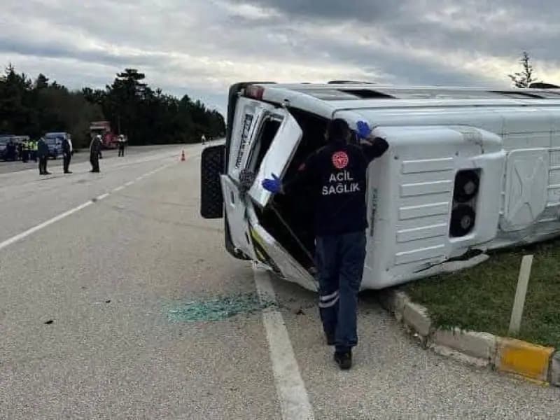Balıkesir'de Okul Servisi ve Tır Çarpıştı, 8 Öğrencinin Durumu Ağır