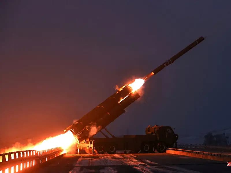 Kuzey Kore, Ortak Askeri Tatbikatlar Sırasında Füze Fırlattı