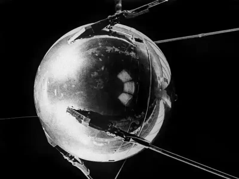 1972'de Fırlatılan Eski Sovyet Uzay Aracı Kontrolsüz Olarak Dünya'ya Düşecek
