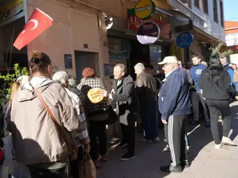 13 Yıldır Sürdürülen Gelenek: Ramazan'da İhtiyaç Sahiplerine Destek