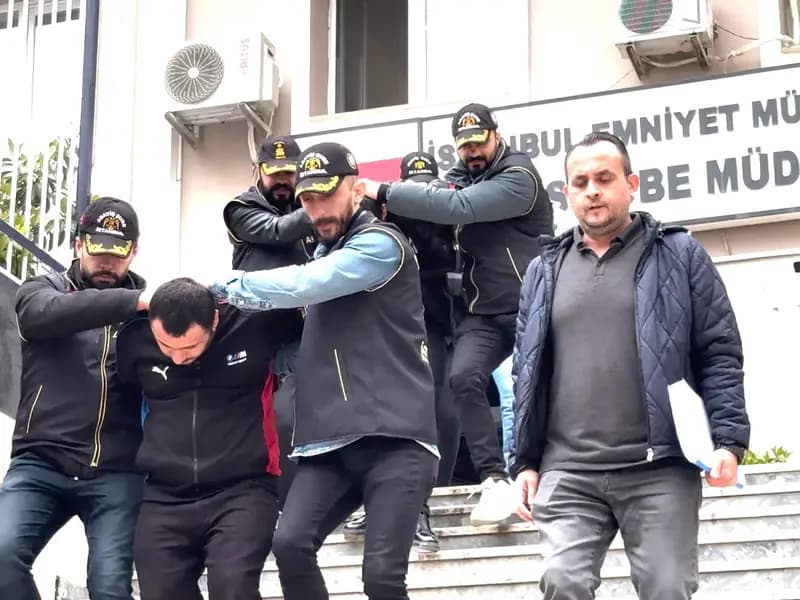 İstanbul Avcılar'da Tokat Sonrası Arkadaşını Vurarak Öldürdü