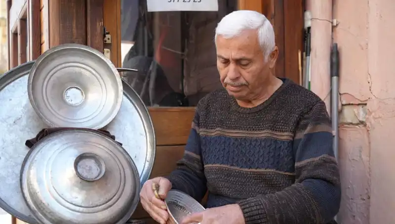 Zamana Yenik Düşen Meslekler: Unutulan Mesleklerin Ardındaki Hikaye