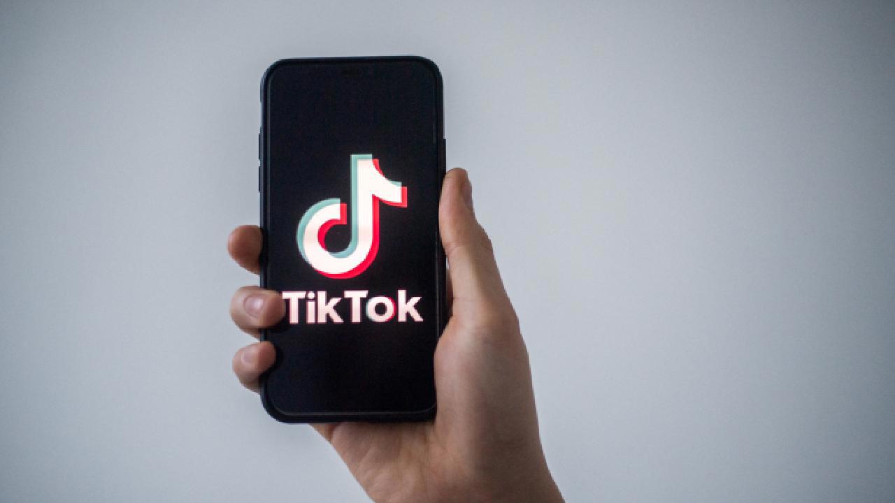 TikTok, Gençlere Güzellik Filtrelerini Yasaklıyor.