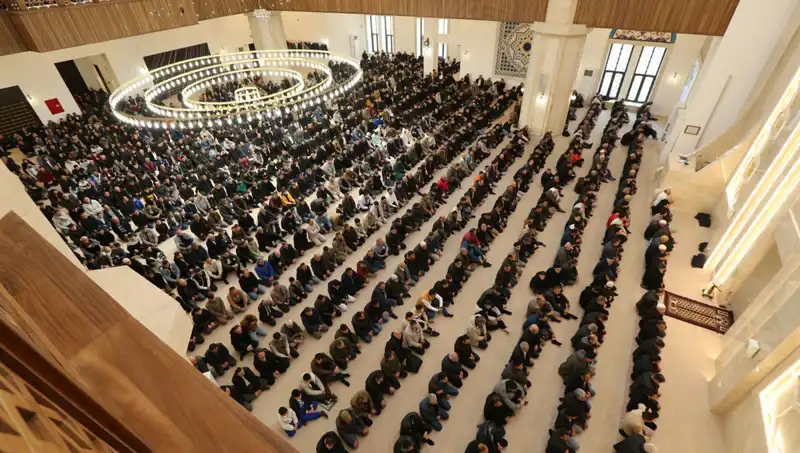 Cuma Namazı Saatleri 4 Nisan 2025: İstanbul, Ankara, İzmir ve Tüm Türkiye
