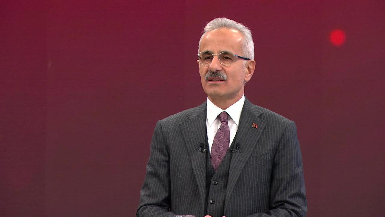 Bakan Uraloğlu, Sosyal Medyaya Düzenleme Yolunda Kararlı