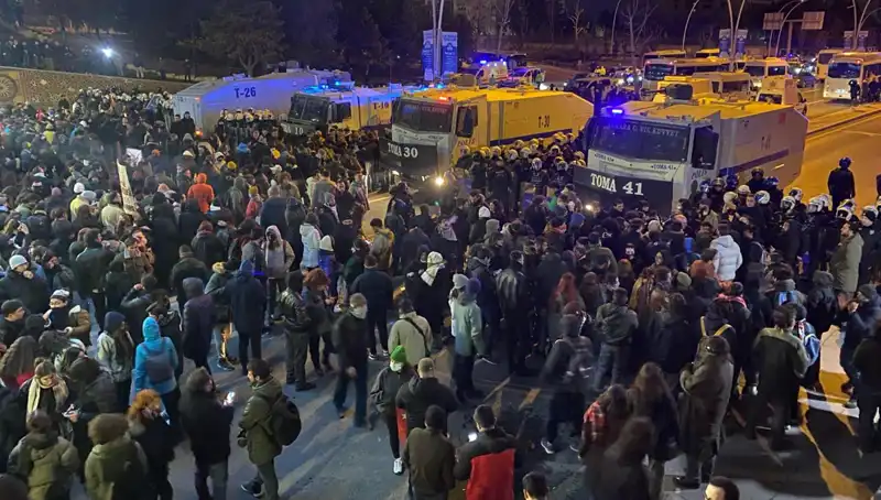 İstanbul ve Ankara'da Öğrencilerden İmamoğlu'na Destek Eylemi Gerçekleşti
