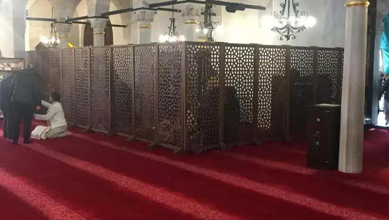 Kadın-Erkek Teravih Namazı Yan Yana Kıldı, Diyanet'ten Açıklama Geldi