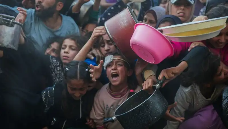 Gazze'de Açlık Krizi: Un Stokları Tükendi, Halk Tehlikede!