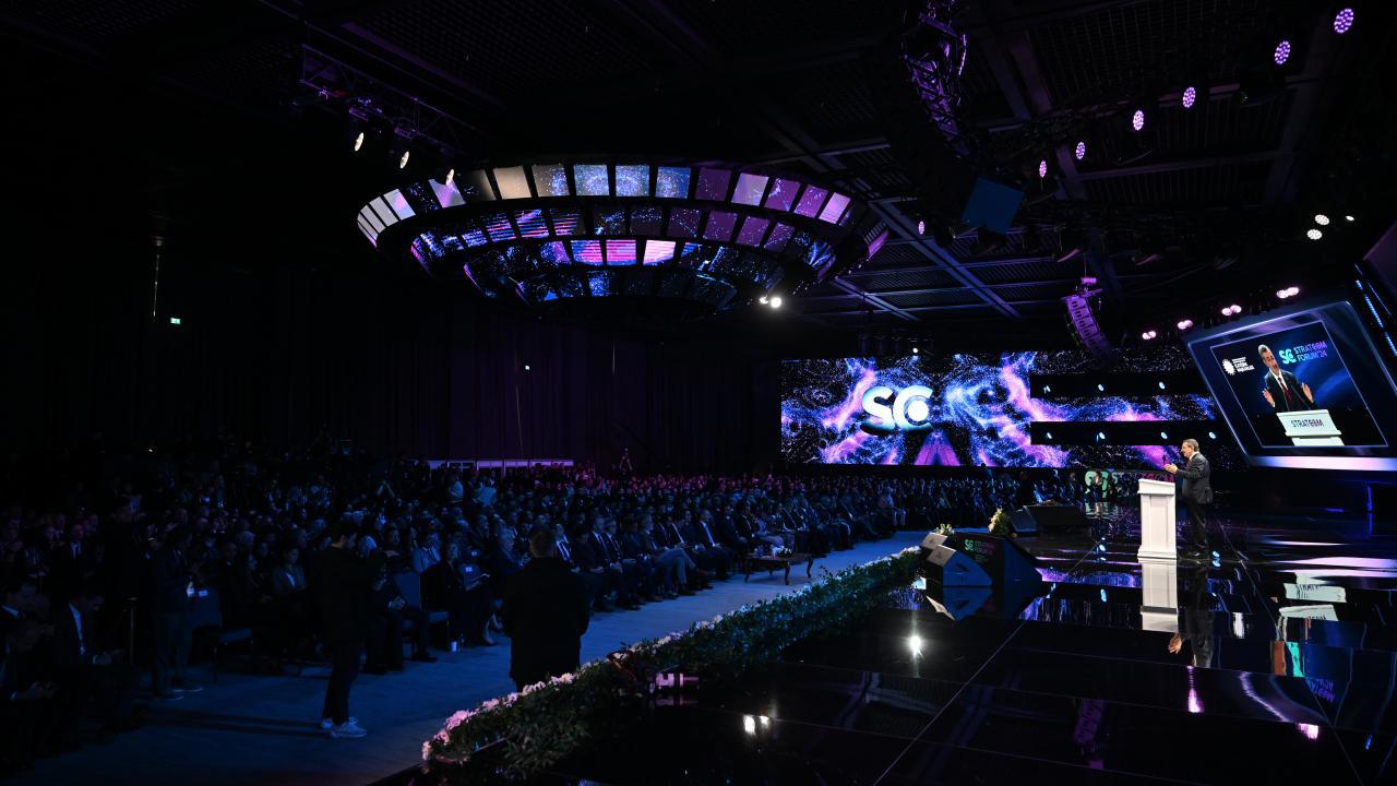 İstanbul'da Uluslararası Stratejik İletişim Zirvesi Başladı