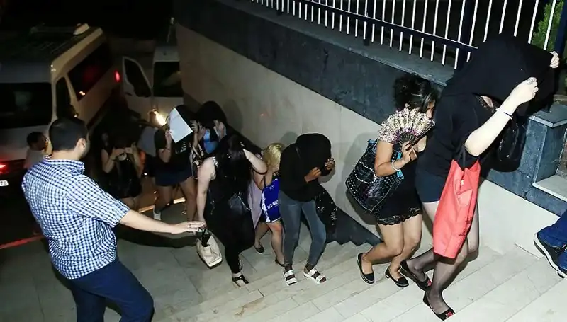 Düzce'de Şok Fuhuş Operasyonu: Beş Zanlı Yakalandı