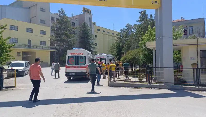Çorum'da Un Fabrikasında Korkunç Patlama: 10 Yaralı, Biri Ağır
