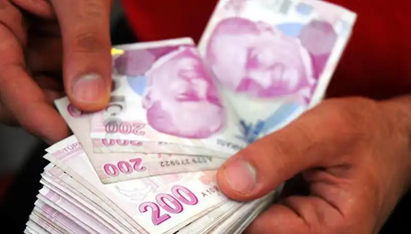 Emeklilere Bayram İkramiyesi Müjdesi: 1000 TL Ne Zaman Hesaplarda?
