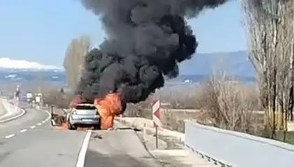 Kütahya’da Otomobil Alev Alev Yanarak Korku Dolu Anlar Yaşattı