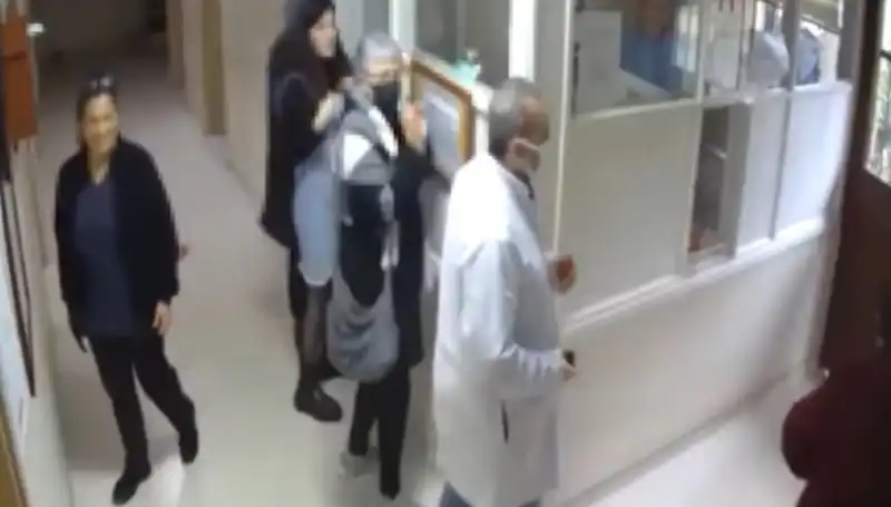 Üsküdar'da Doktora, Cumhurbaşkanına Hakaretten Hapis İstemi Geliyor