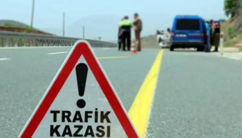 Otomobil ve Hafif Ticari Araç Çarpıştı, 6 Can Hayatını Kaybetti!