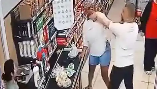 Market Kasasındaki Olay: Çocuğunun Önünde Kadına Saldırdı!