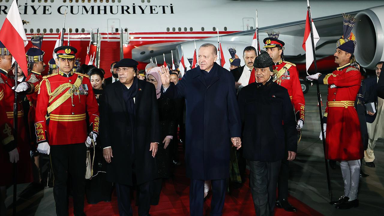 Cumhurbaşkanı Erdoğan Asya turunu Pakistan'da tamamladı