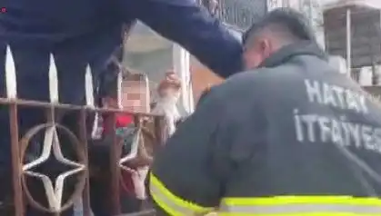 Hatay'da Korkunç Olay: Çocuğun Koluna Demir Korkuluk Saplandı!