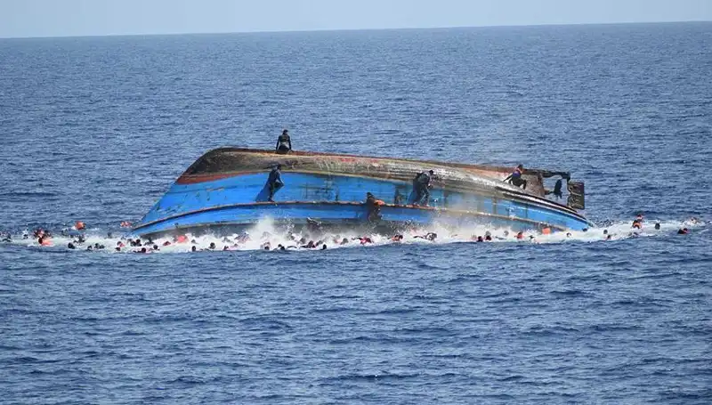 Filipinler'de Gemi Faciası: Alabora Olan Gemide 11 Kayıp!