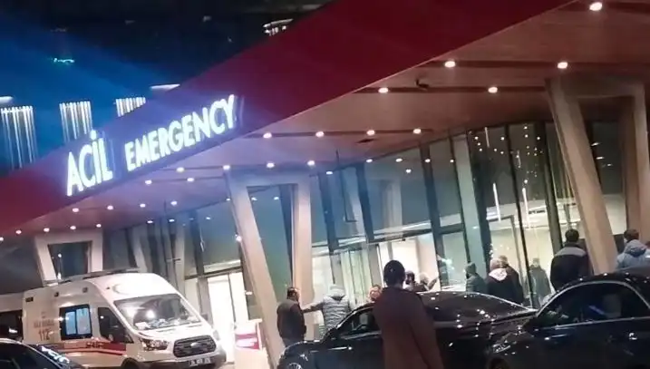 Dışarıda Telefon Görüşmesi Yapan Genç, Silahlı Saldırının Kurbanı Oldu