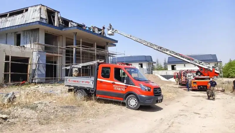 Gölbaşı'nda Villa Alanında Yangın: Sakinler Telaş İçinde!