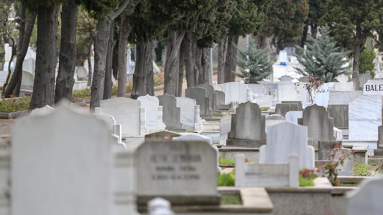 İBB, Mezar Yeri Ücretlerine Yüzde 60 Zam Yaptı