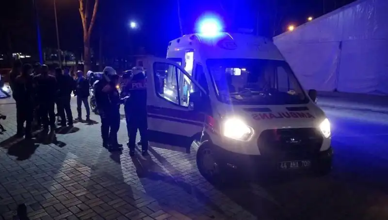 Parkta İki Gruplar Arasında Silahlı Kavga: Hem Gözaltılar Hem Yaralılar Var