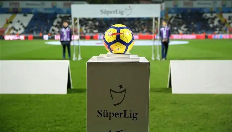 Süper Lig'de Pazar Ateşi: Heyecan Dolu Maç Günü Bekleniyor!