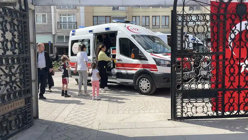 Eskişehir'de Sahipsiz Köpek İki Çocuğa Saldırdı: Gözler Olayda