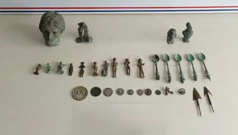 Roma Dönemi Tarihi Eserler, Kaçakçılık Operasyonunda Ele Geçirildi