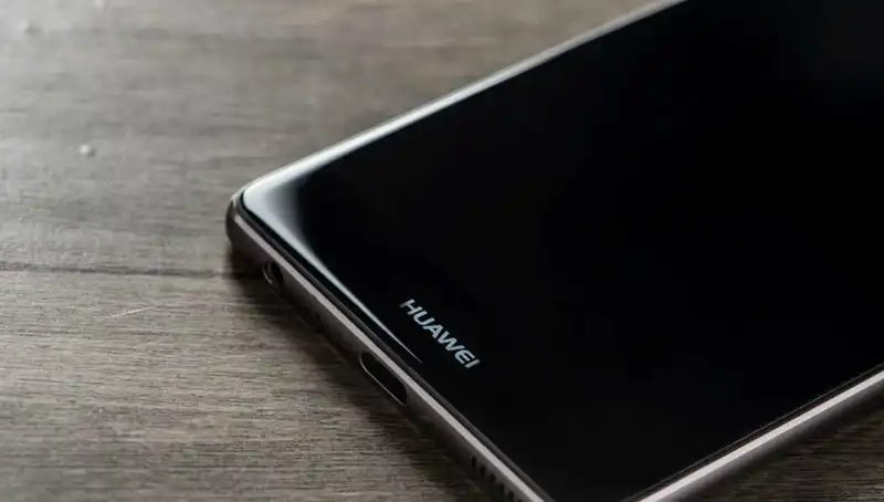 Huawei'nin Yeni Katlanabilir Telefonu: Yenilikler ve Özellikler