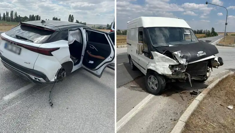 Çorum’da Kafa Kafaya Çarpışma: Yaralılar ve Yola Kapanma