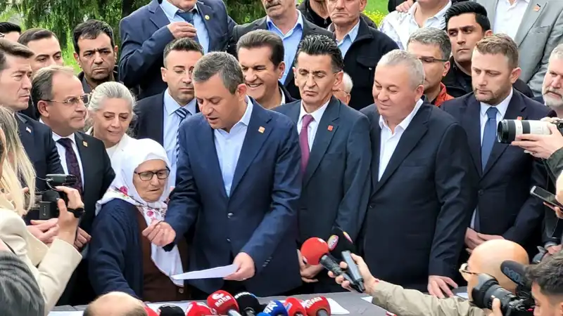 CHP, Ekrem İmamoğlu İçin İmza Kampanyası Başlattı!