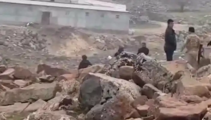 Diyarbakır'da Kan Donduran Çatışma: Taşlı, Sopalı ve Silahlı Kavga!